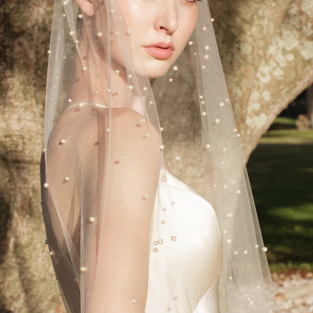 Abracadabra Pearl Veil